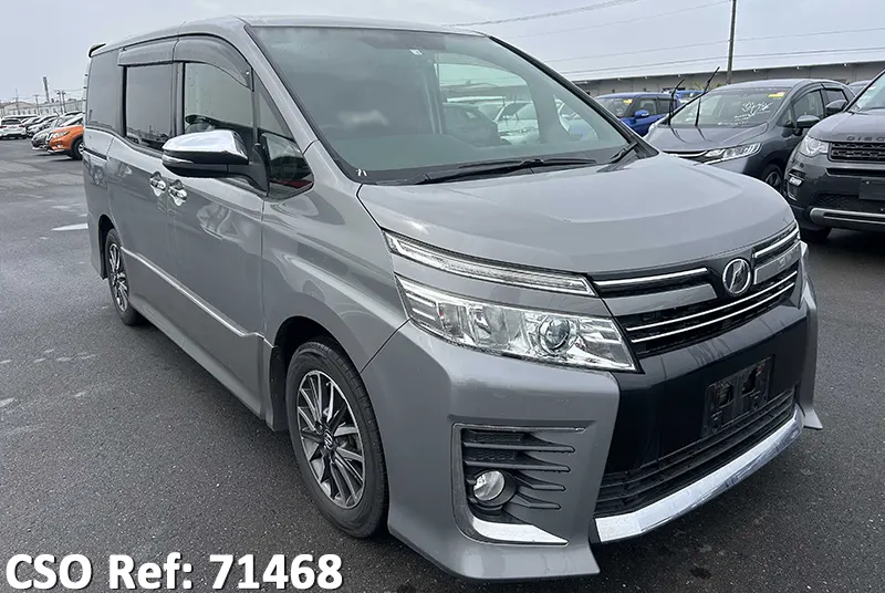 Toyota / Voxy 2015
